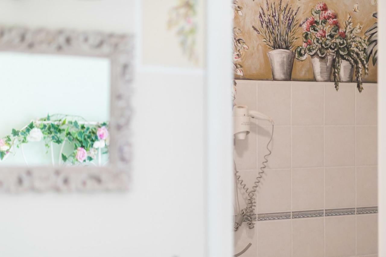 Due Passi Dal Mare Bed & Breakfast 3*